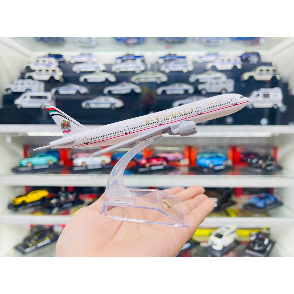 Mô hình máy bay Abu Dhabi ETIHAD Boeing B777 16cm MB16061