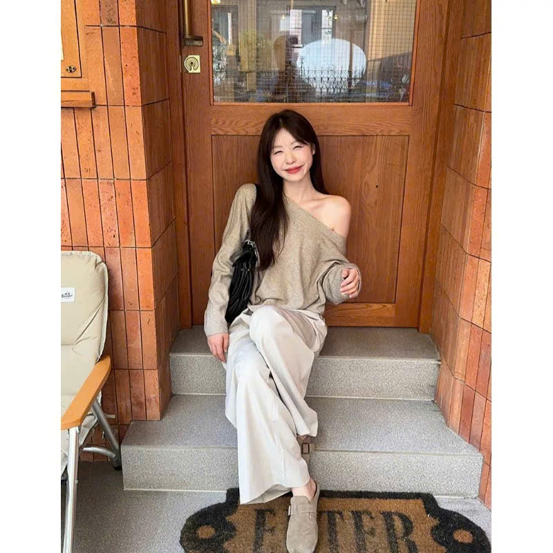 Áo Trễ Vai Dài Tay Sang Chảnh, Áo Lệch Vai Chất Tăm Lông Thỏ Phong Cách Trẻ Trung, Năng Động - A85 | BigBuy360 - bigbuy360.vn