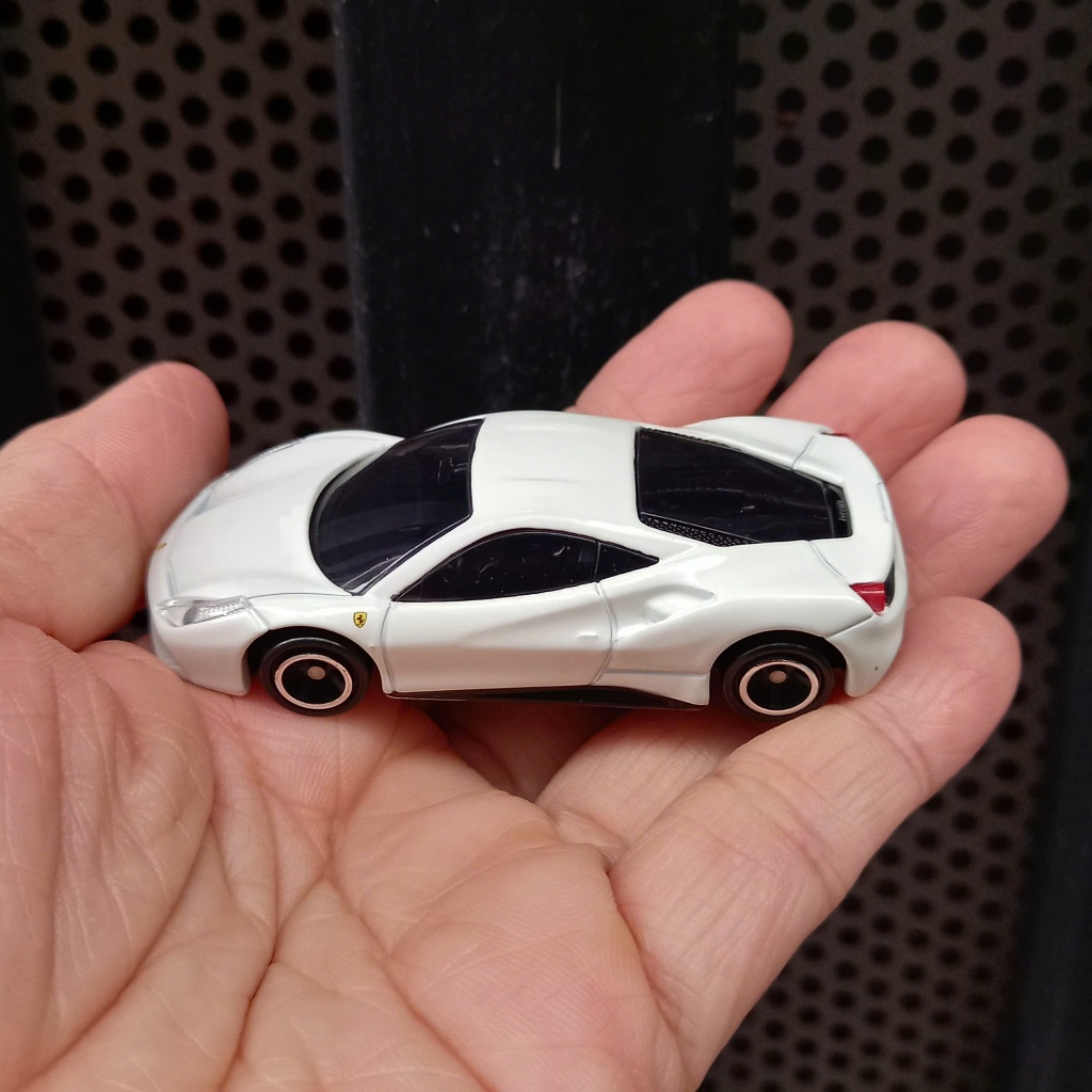 Đồ chơi mô hình xe tomica không hộp, Ferrari 488 GTB (trắng)