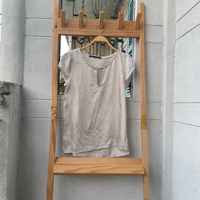 2hand áo chấm bi hiệu ZARA mã 235