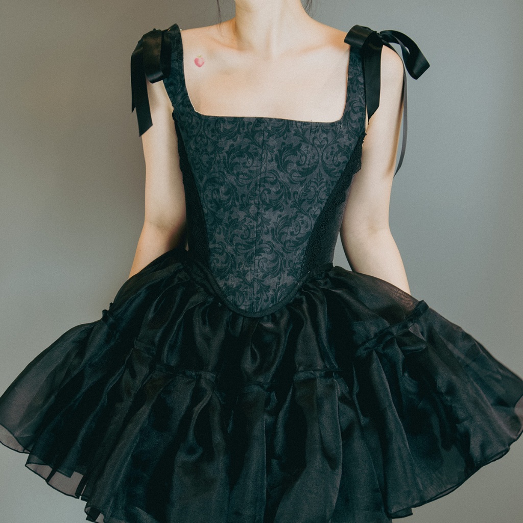 Létitia - Charcoal Vivian Corset ft Petticoat (áo Corset dáng Vivian).