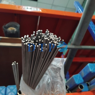 Que hàn titan phi 2li, phi 2.4li, phi 3li, phi 3.2li - cây dài 1m - Que bù titan