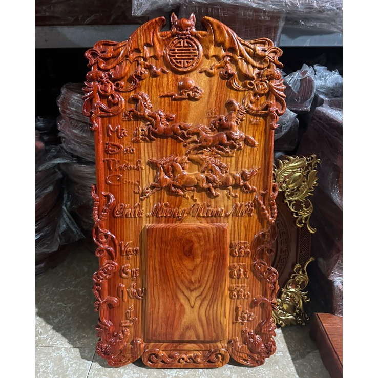 ĐỐC LỊCH MÃ ĐÁO THÀNH CÔNG GỖ HƯƠNG