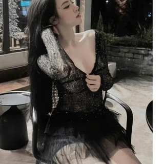 Áo thun giấy ren lưới nhũ đính đá kim sa cổ tim tay dài xuyên thấu ôm body sexy 