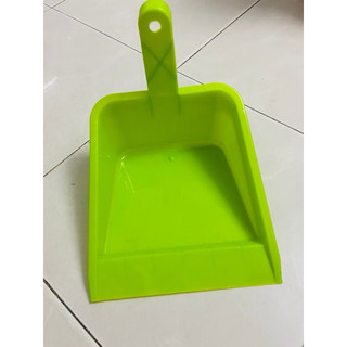 Chổi Ky Hốt Rác Nhựa Cán Ngắn 25X25X14CM - Màu Sắc Ngẫu Nhiên