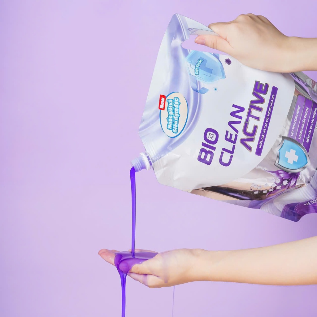 2 túi nước giặt bioclean tím 2 lít / túi tổng 4 lít