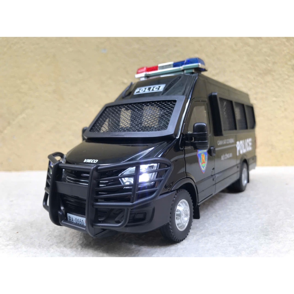 Mô hình xe Đặc chủng CSCĐ VN IVECO 1:24