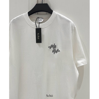 Áo phông cotton thêu mini logo Scho Mini Logo Tee