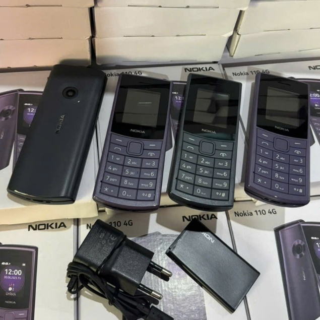 Điện thoại bàn phím 110 4G Pro Sóng 4G 2sim - Màn 1.77 - Pin 1450mah - FM ko dây - Khe thẻ nhớ 32GB