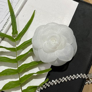 Cài áo hoa trà cung đình cánh voan xếp tỉ mỉ thủ công, sẵn ghim cài