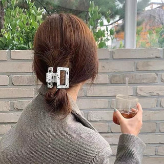 Kẹp tóc vuông kiểu nhiều màu Dễ Thương