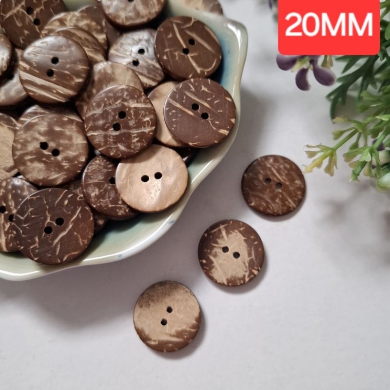 Nút dừa ,size 8MM  đến 3.5cm (1 túi/20 nút)