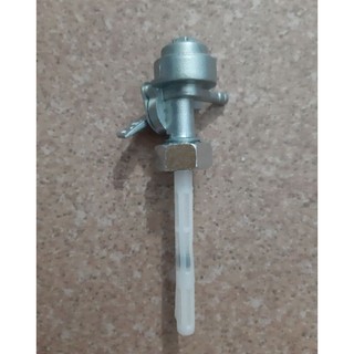 1 chiếc khóa x.ăng dưới xe ba gác - ba bánh