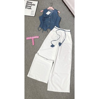 Sét bộ nữ thiết kế trẻ trung tôn dáng sét áo jean sát nách gài nút cổ v đính hoa ngực phối quần kaki suông kèm dây đai