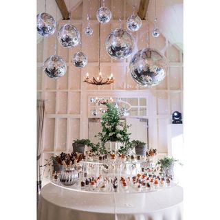 Quả cầu tráng gương bạc, quả cầu disco balls,trái châu 25cm, 30cm, 40cm (hàng sẵn) KHÔNG KÈM MÔ TƠ