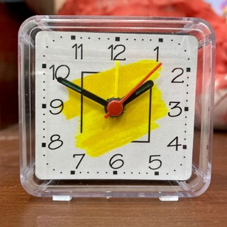 Đồng hồ để bàn kích thước nhỏ - có báo thức, chuông kêu to