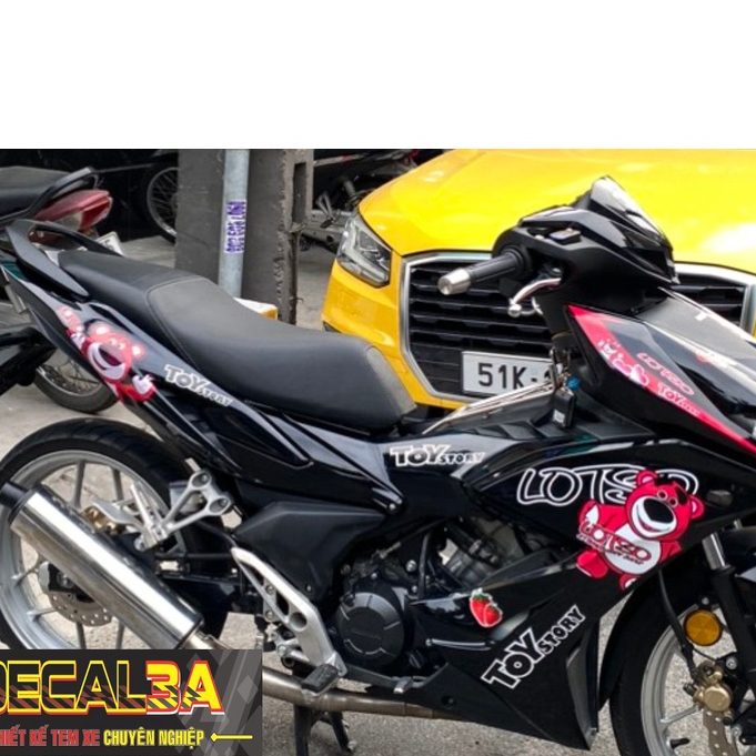 TEM WINNER X 150 GẤU DÂU LOTSO