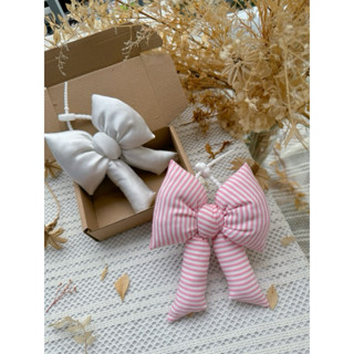 Charm móc khoá nơ chần bông cài túi xách, balo