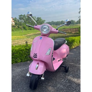 Xe máy điện trẻ em cao cấp VESPA Q618 cho bé từ 2-10 tuổi, có bình ắc quy và sạc điện, 2 động cơ siêu khỏe