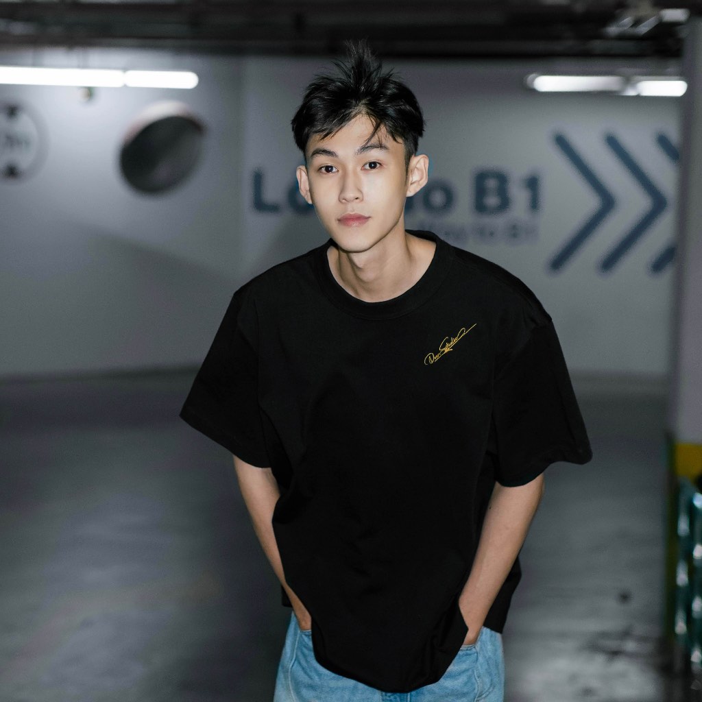 ÁO THUN NAM NỮ DOERS- Simple[M1]Black - Unisex Relaxed Fit - 330gsm [TẶNG KÈM VỚ]