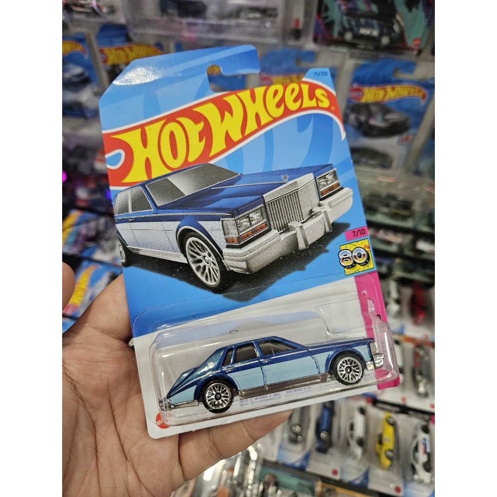 Xe mô hình Hot Wheels 82 Cadillac Seville
