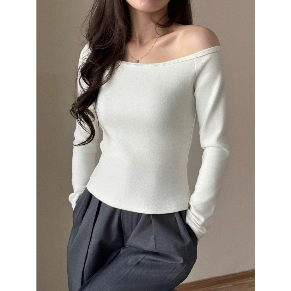 Áo thun trễ vai Beyo áo nữ ôm body dài tay kiểu lệch form dáng vừa T090 | BigBuy360 - bigbuy360.vn