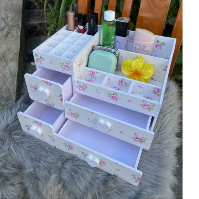 Kệ đựng đồ trang điểm 4 hộc 30cm tiện dụng có 18 ô đựng son