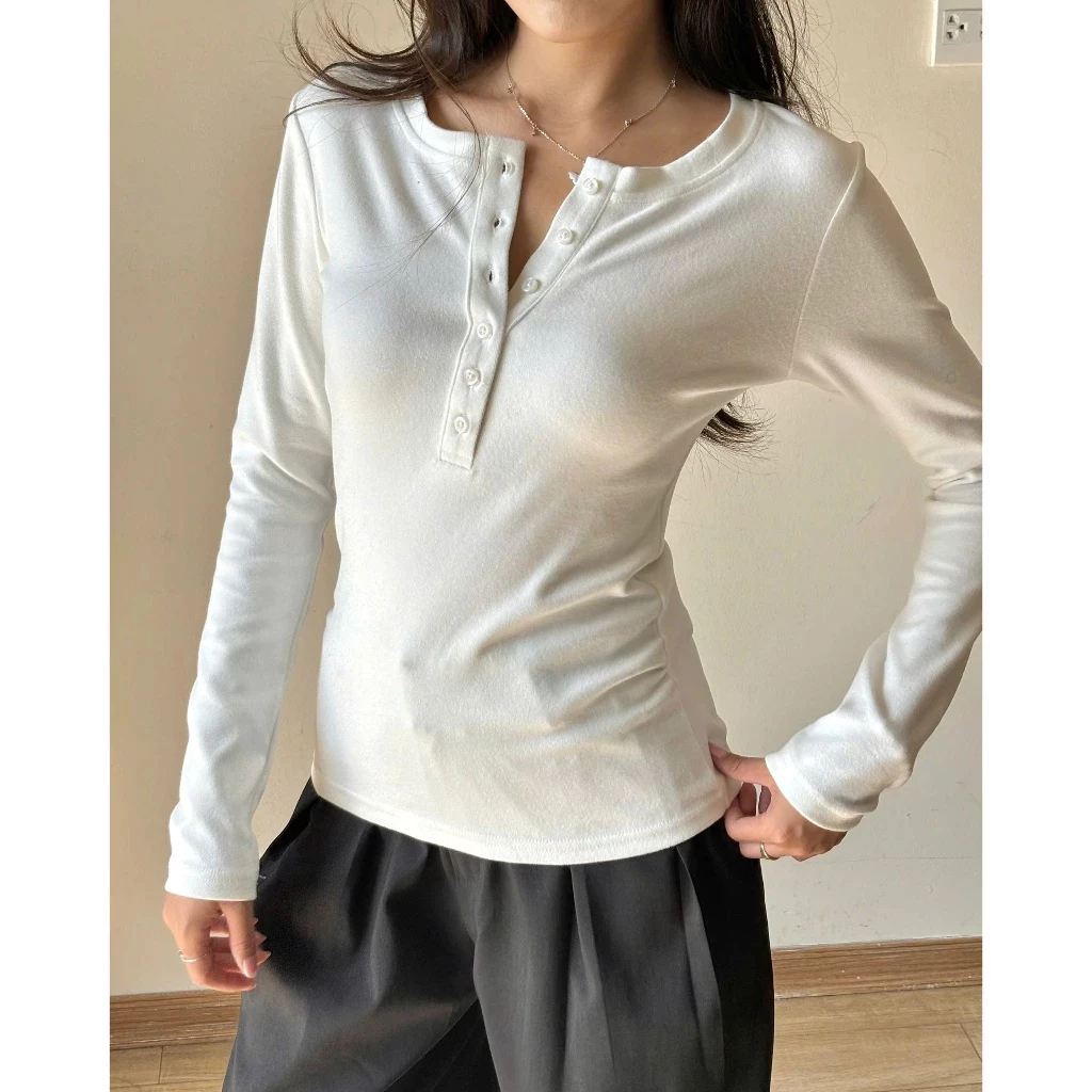 Áo thun nữ Beyo áo nữ dài tay cúc mở dáng ôm body đơn giản dành cho mùa thu basic T091 | BigBuy360 - bigbuy360.vn