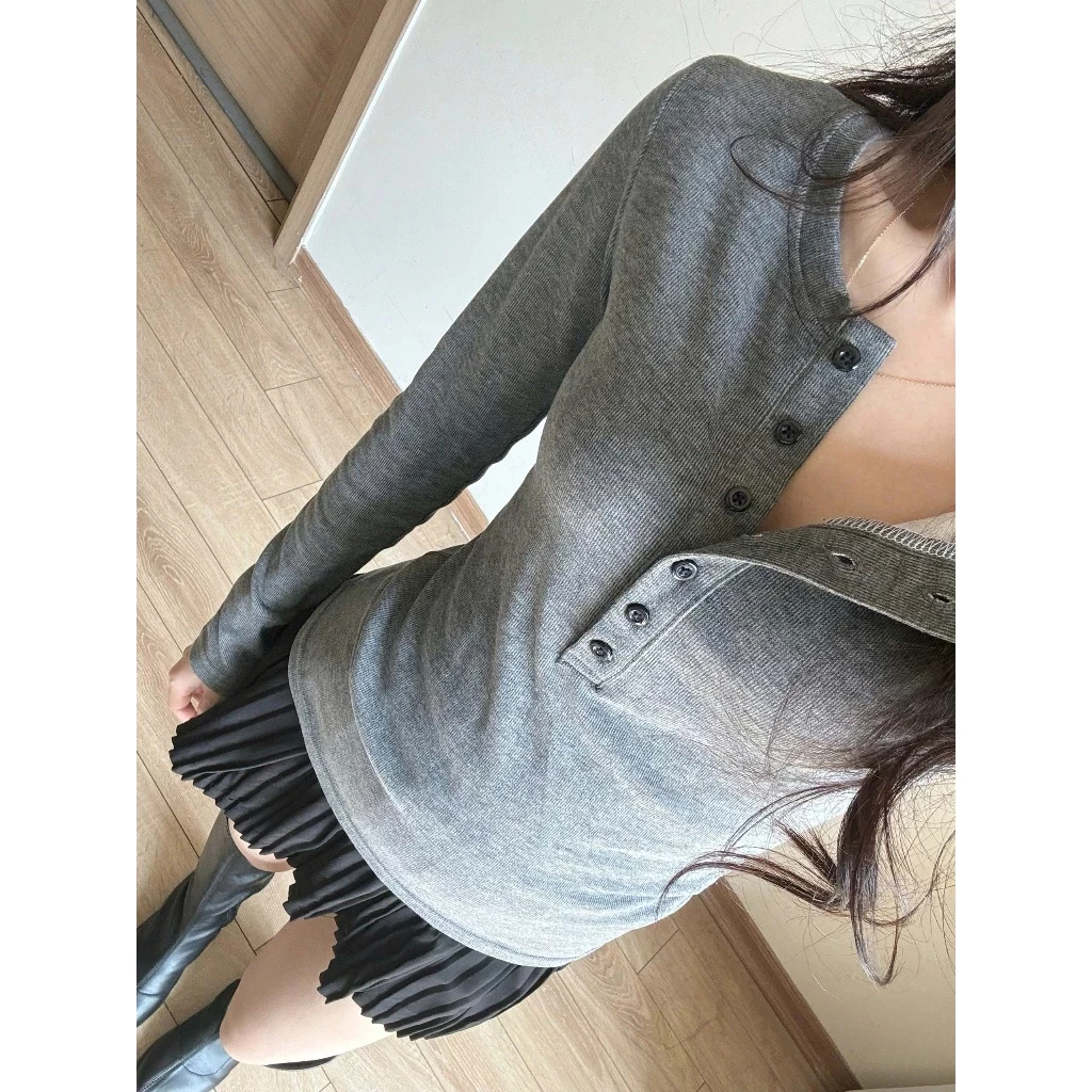 Áo thun nữ Beyo áo nữ dài tay cúc mở dáng ôm body đơn giản dành cho mùa thu basic T091 | BigBuy360 - bigbuy360.vn