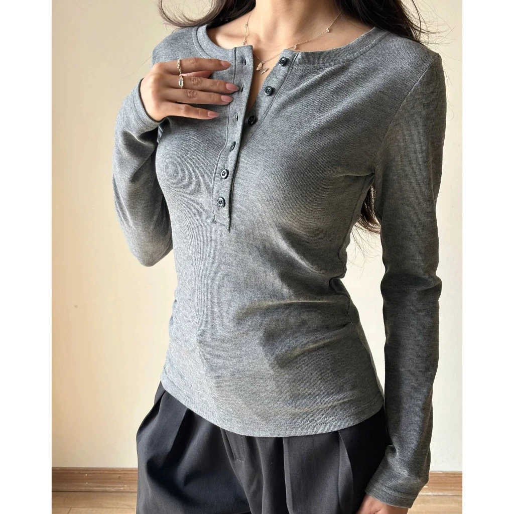 Áo thun nữ Beyo áo nữ dài tay cúc mở dáng ôm body đơn giản dành cho mùa thu basic T091 | BigBuy360 - bigbuy360.vn