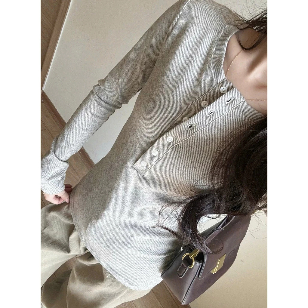 Áo thun nữ Beyo áo nữ dài tay cúc mở dáng ôm body đơn giản dành cho mùa thu basic T091 | BigBuy360 - bigbuy360.vn