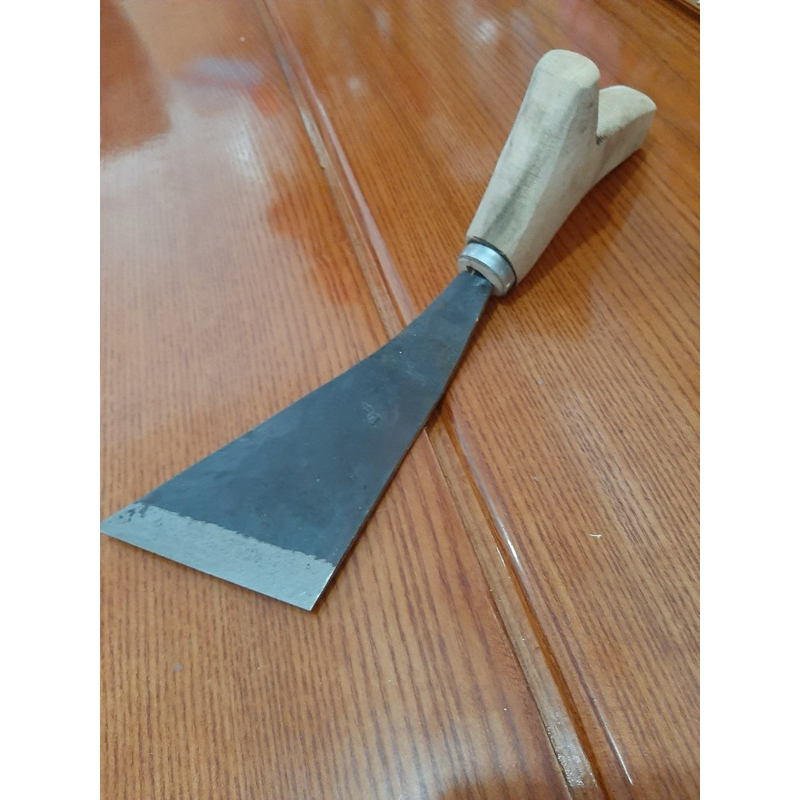 tréc làm cỏ vườn