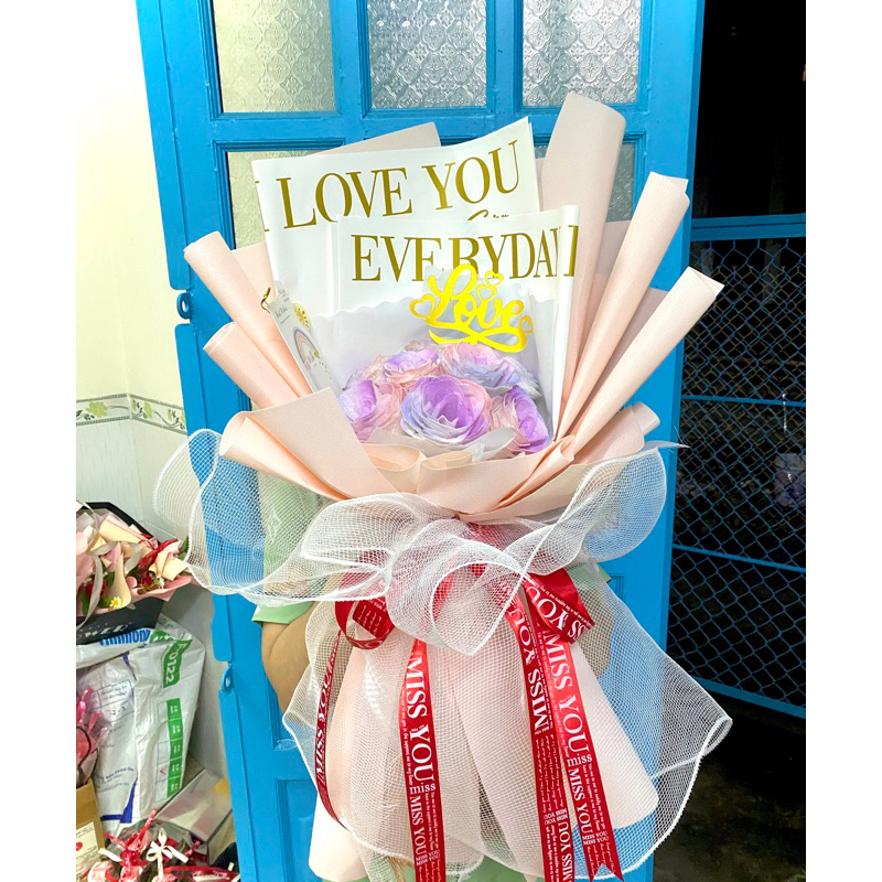 Bó hoa galaxy chữ love