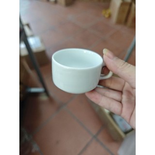 Chén trắng uống nước , uống trà