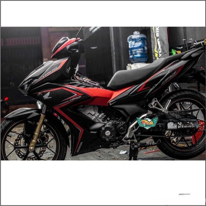 Tem rời Winner X đen chỉ đỏ trắng, in nhám (X)