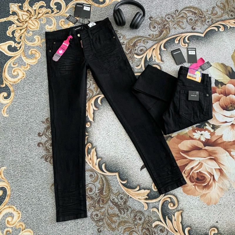 Quần jean nam D2 đen trơn dập nhăn đùi ống móc tag hồng 4 cúc basic QJ612P
