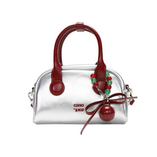   Full Túi Vải + Tag Hãng  Sẵn 👜 - Túi Chio'2nd Dáng Bầu Màu Bạc Phối Đỏ Size 18 Tặng Kèm Charm Mix Bi - T111 