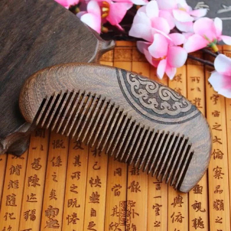Lược gỗ đàn hương