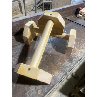 paralletes Dụng cụ chống đẩy , chất liệu bằng gỗ thông đã sơn phủ.Chống đẩy. Hít đất