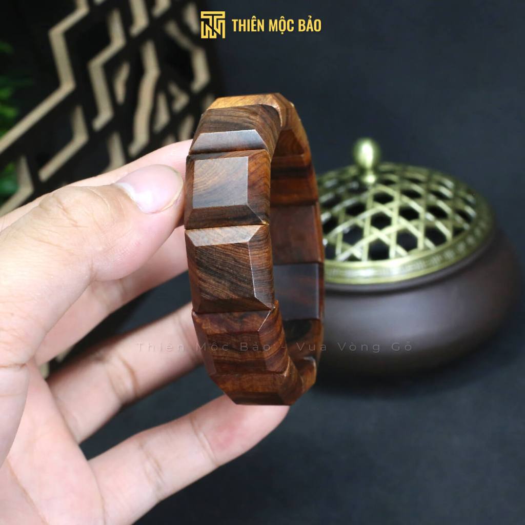 Vòng tay gỗ Bách xanh Mộc Châu bản lách vuông chìm nước - Chất già đanh, thơm đậm | Thiên Mộc Bảo