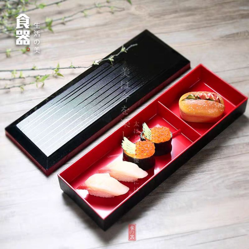 Hộp cơm bento phong cách Nhật Bản
