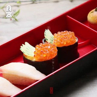 Hộp cơm bento phong cách Nhật Bản