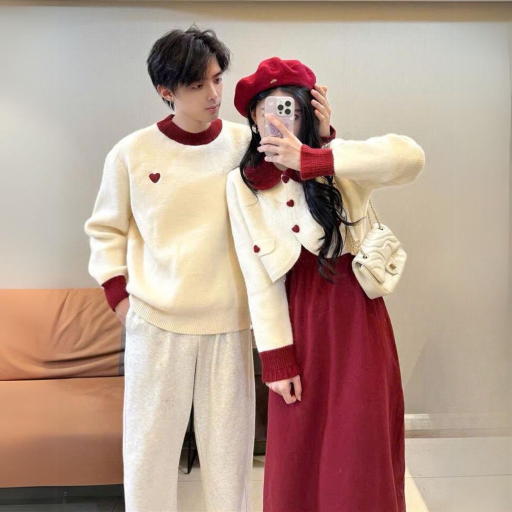 Đồ cặp nam nữ mùa đông áo len nam dài tay áo croptop nữ viền đỏ kèm váy nữ màu đỏ COUPLE LOVE C213