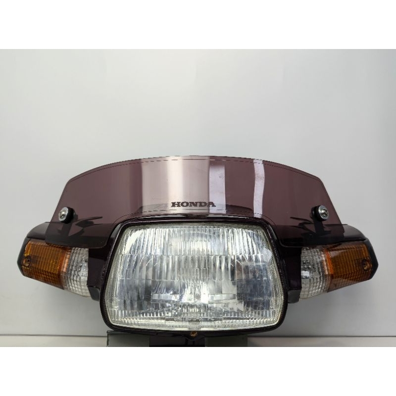 Kính chắn gió Honda Dream, EX5