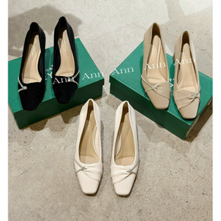 Giày cao gót nữ QBEYRAL giày thời trang công sở mũi vuông phối dây đá CGV126 ANN_Offical