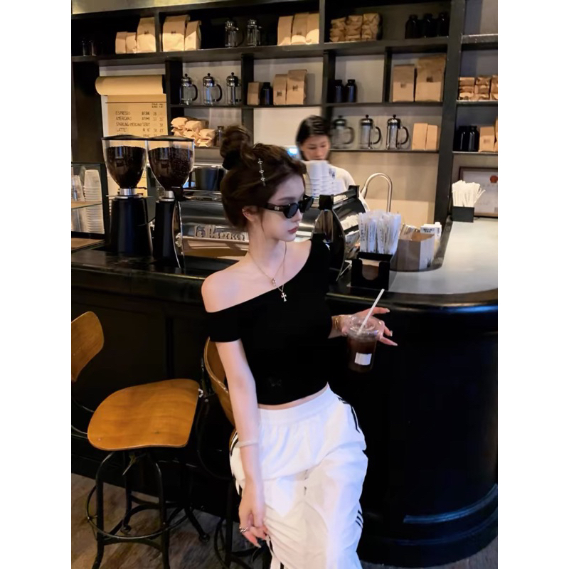 [VẢI COTTON MỊN] Áo Thun Nữ Ôm Lệch Vai Basic đơn giản vải Cotton 4 chiều co giãn mát m819 | BigBuy360 - bigbuy360.vn