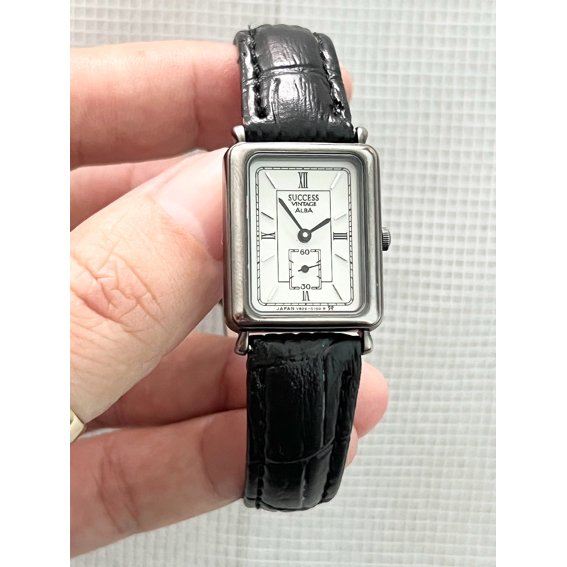 Đồng hồ nữ hiệu dây da nhỏ xinh máy pin 2hand - Alba Success Vintage kim rốn - size mặt 20x24mm, siz