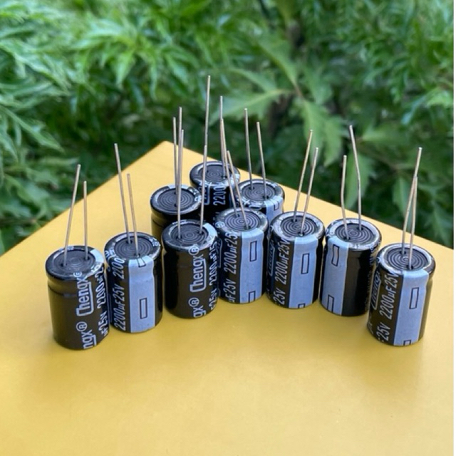 10 tụ điện 2200uF 25v