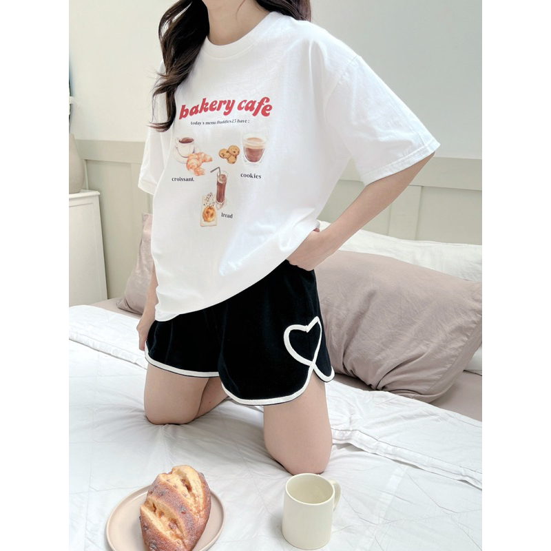 Quần short đen viền trái tim Buddies.25