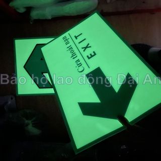Bảng chỉ dẫn cửa thoát hiểm exit dạ quang (17x30cm)
